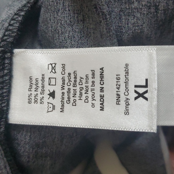 LuLaRoe Roxanne Snap Front Top - Picture 9 of 10